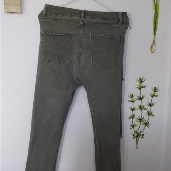 ✨Bundle Sale✨ Zara Khaki Skinny Ripped Jeans - Picture 4 of 4